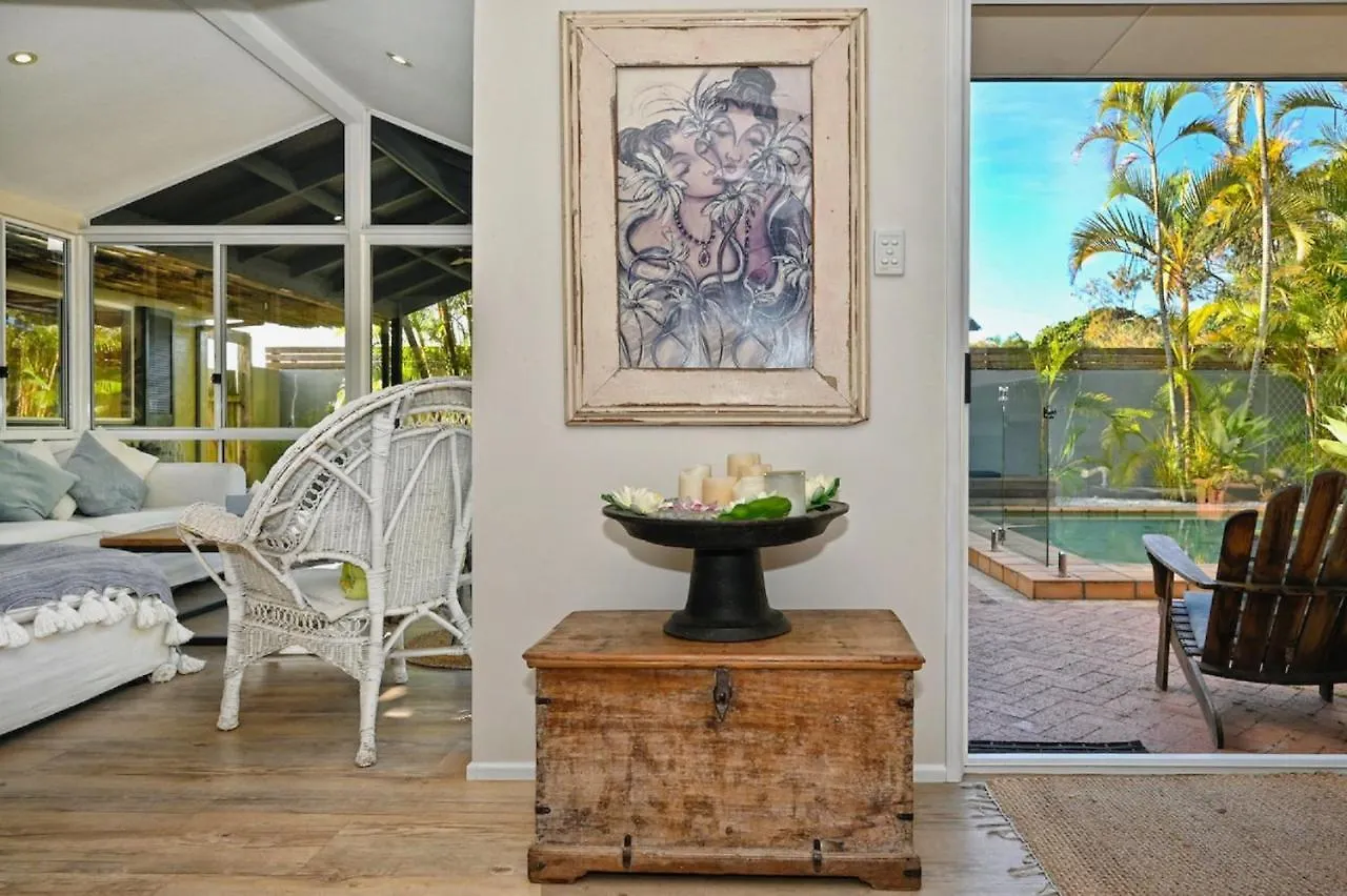 Driftwood Beach Home Kawana Waters